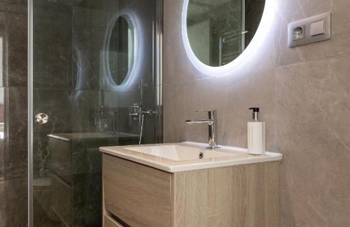 Triana Apartment | Triana Acacias by Valcambre