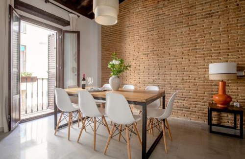 Triana Apartment | Triana Boutique Apartments by Hommyhome