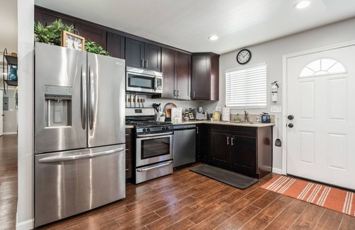 Redlands House | Tribune at Redlands, Arcade Hands