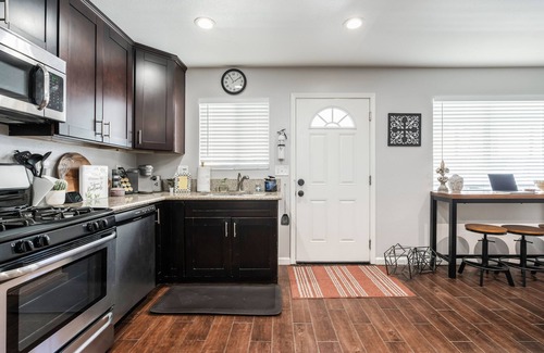Redlands House | Tribune at Redlands, Arcade Hands