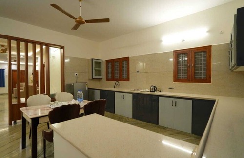 Tirupati Apartment | Trimukha homestay