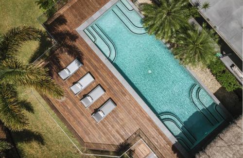 Trinity Beach House | Trinity Beach Palace Luxury Estate by Belle Escapes