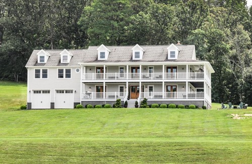 Paeonian Springs House | Trinity Farm Manor