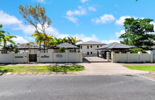 Trinity Beach Apartment | Trinity Hideaway - Trinity Beach