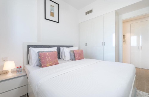 Dubai Apartment | Trinity Holiday Homes - Luxury 2BR With Modern Amenities, Near to Energy Metro Station