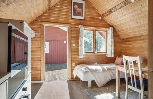 Djurhamn Ski Chalet | Trio of cottages near water