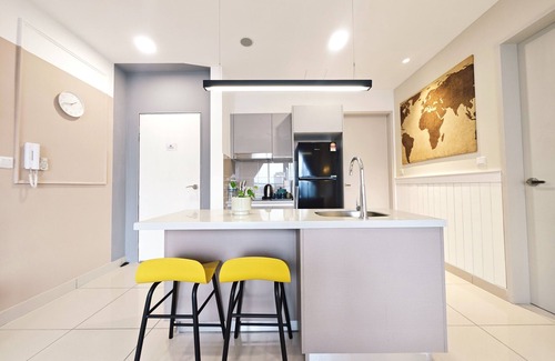 Kuala Lumpur Apartment | TRION The 110 Family Suite Pool & KL city view
