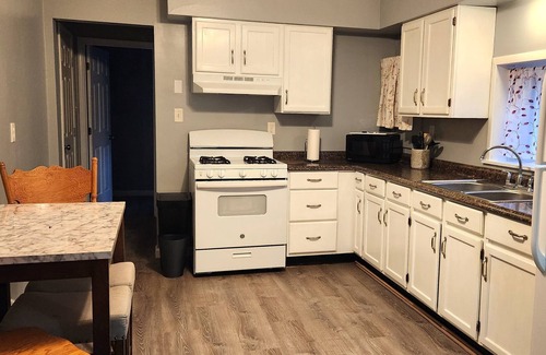 East Springfield Apartment | Triple Creeks-Lake Erie, Elk, Conneaut, Walnut creeks! Fish, Hike, Hunt - Enjoy!