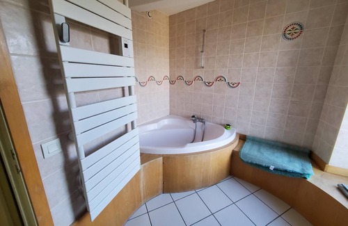Besse-en-Chandesse Apartment | TRIPLEX DE CHARME DANS PETITE COPROPRIETE