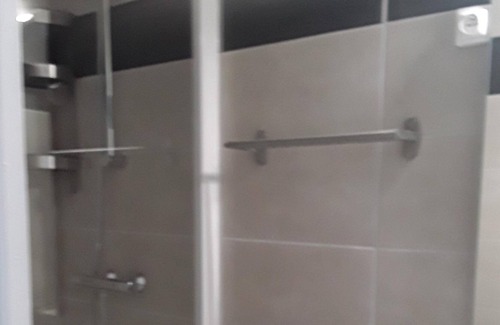 Chinon Bed & Breakfast | Triple room-Classic-Ensuite with Shower-City view-1er étage