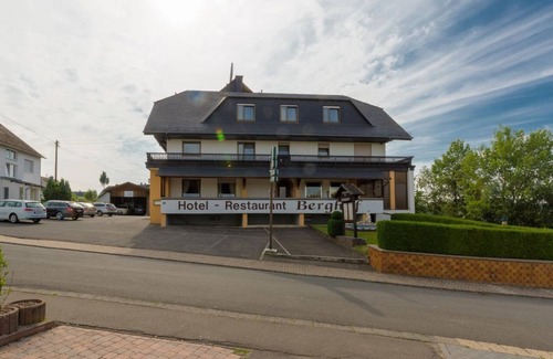 Sohren House | Triple Room - Hotel Berghof