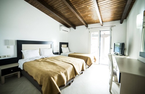 Kamena Vourla Hotel | TRIPLE ROOM IN A HOTEL 3Sterne