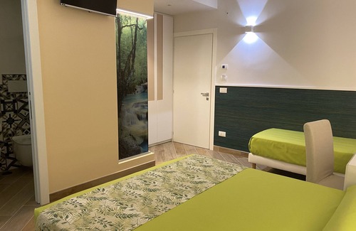 Giovinazzo Bed & Breakfast | Triple room in B&b - a stone's throw from the sea