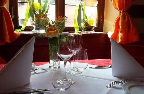 Laudenbach Cottage | Triple Room No. 26 - Goldner Engel, Restaurant - Hotel - Butcher
