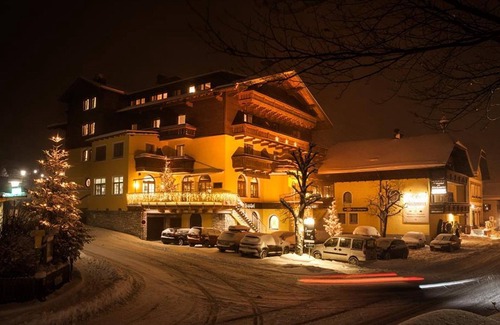 Puch bei Hallein Apartment | Triple room with shower or bath Bathroom, WC - Kirchenwirt, Hotel Gasthof