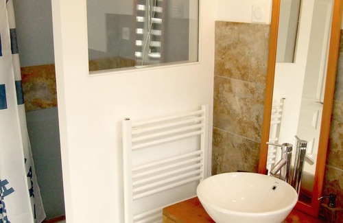 Tocqueville House | Triple Room with Bathroom
