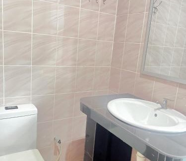 Bukit Kecil House | Triple room with private bathroom
