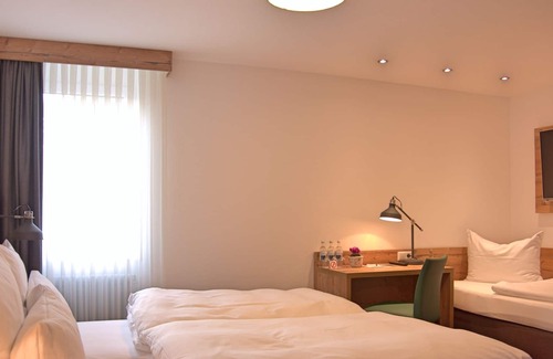 Sankt Georgen im Schwarzwald Apartment | Triple room with shower/WC