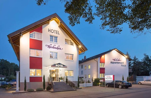 Umkirch Apartment | Triple room with toilet and shower - Hotel Heuboden