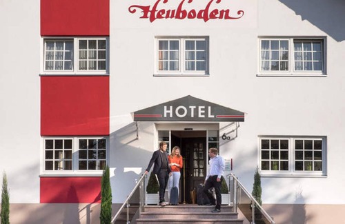Umkirch Apartment | Triple room with toilet and shower - Hotel Heuboden