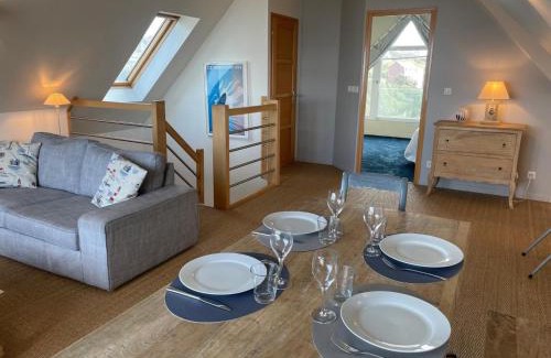 Ambleteuse Apartment | Triplex de standing à Ambleteuse avec terrasse, parking et Wifi - FR-1-376-26