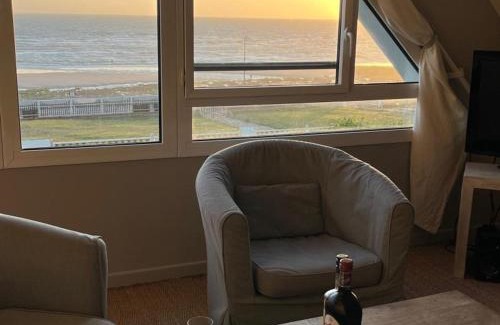 Ambleteuse Apartment | Triplex de standing à Ambleteuse avec terrasse, parking et Wifi - FR-1-376-26