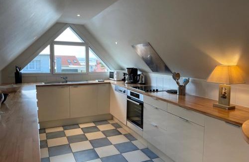 Ambleteuse Apartment | Triplex de standing à Ambleteuse avec terrasse, parking et Wifi - FR-1-376-26