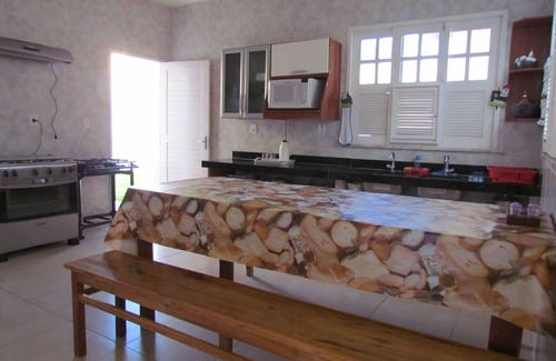 Porto das Dunas House | TRIPLEX MANSION 10 SUITES 55 BEDS NEXT TO BEACH PARK