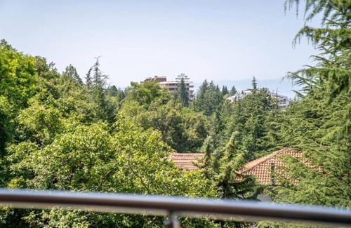 Ohrid Villa | Tripple Room with Balcony and Lake View in Konjsko-AC, TV, fridge, free parking
