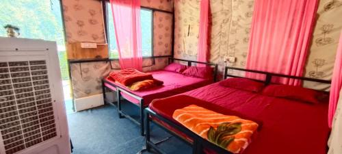 Dhunar Gaon Hotel | Trivans resort