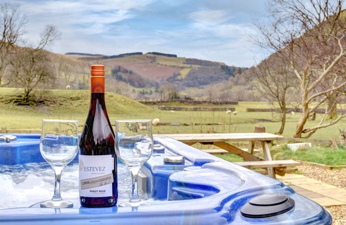Mawddwy House | Troed yr Aran - Three Bedroom House, Sleeps 6