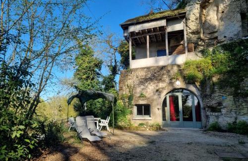 Montlouis-sur-Loire House | Troglo en bord de Loire, entre vignes et châteaux