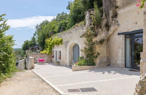 Noizay Cottage | Troglodyte holiday home in Touraine