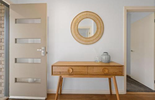 Bright House | Trois Velos