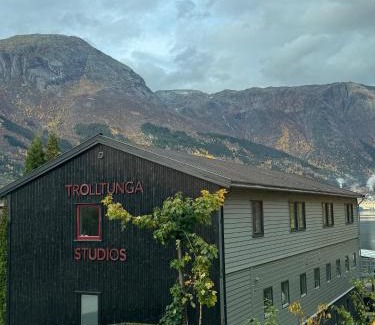 Odda Hostel | Trolltunga Studios