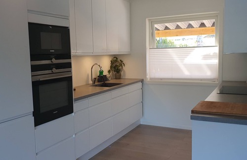 Tromso Apartment | Tromsø View, Central, Free parking, EV-charger. Quiet neighborhood