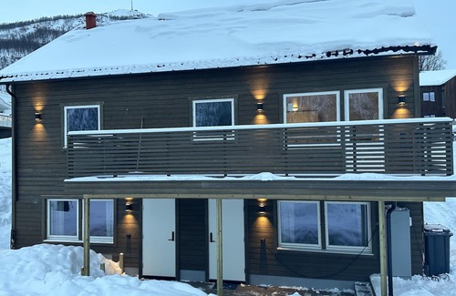 Tromsdalen Apartment | Tromsdalen Aurora Apartments R. Ny og Koselig Leilighet