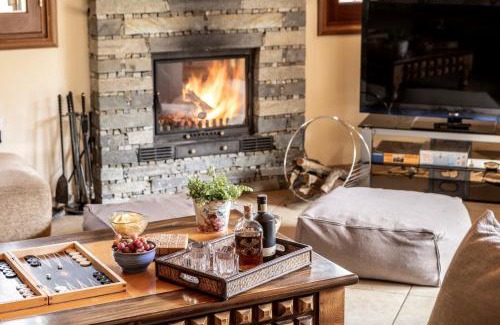 Pedhoulas Villa | Troodos Mature Pine Chalet