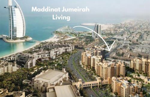 Umm Suqeim 3 Apartment | Trophy Jumeriah Pearl Retreat with Great Pool & Gym in Madinat Jumeriah Living