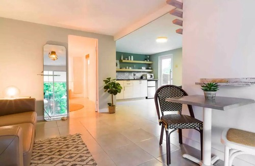 Guzman Abajo House | Tropĭ Huts pvte. finca with Pool 6BD