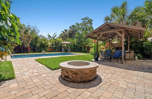 St. Augustine House | Tropic Bliss l Backyard Oasis l Mins to DNTN