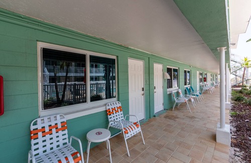 Treasure Island Condo | Tropic Terrace Suite #9 - Beachfront Resort