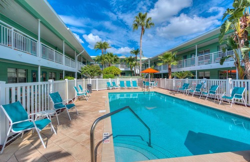 Treasure Island Condo | Tropic Terrace Suite #9 - Beachfront Resort