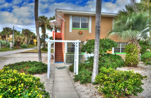 Daytona Beach Shores Apartment | Tropical 2 Bedroom Apartment Across from Daytona Beach/Sanitized after each use!