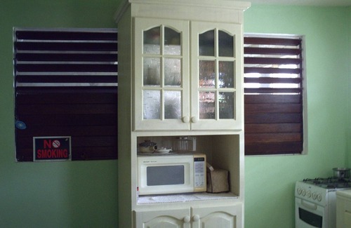 Douglas Apartment | Tropical Apartment with private patio. Walk to Beaches, Shops & Cafes