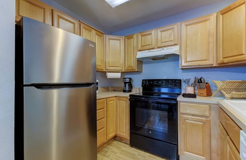Indian Rocks Beach House | TROPICAL Beach House, 2 Bedroom/2 Bathroom, KING sized bed, Steps to Beach