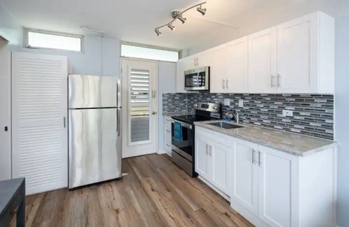 Makaha Apartment | Tropical Beach Vacation Home
