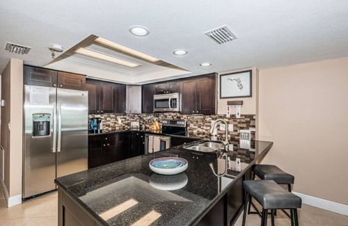 Indian Shores Apartment | Tropical Beachfront suite at Sea Gate Resort