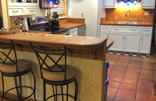 Vero Beach House | Tropical Breeze ðHeat Pool â
Wifi â
Fenced â
Boat/RV Park â
Kayak Bikes â
Near Beach