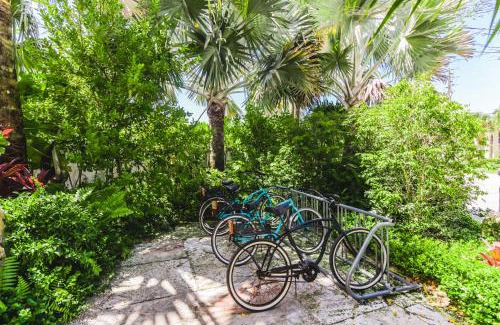 Siesta Key Village Hotel | Tropical Breeze Resort